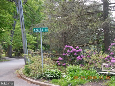 /international/us/8-azalea-lane-media-pa-110107638161/