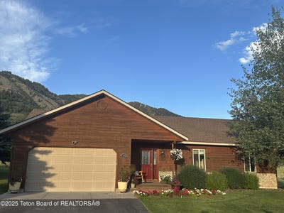 /international/us/162-east-street-star-valley-ranch-wy-110101000315/?lang=zh-cn
