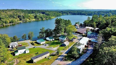 /international/us/23-crestwood-road-lake-huntington-ny-110086419319/