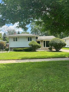 /international/us/17871-locust-street-lansing-il-110101452879/