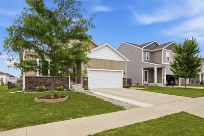 /international/us/4215-nw-cedarwood-drive-ankeny-ia-110108652783/?lang=id