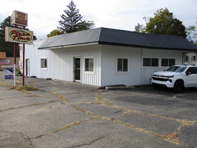 /international/us/100-elizabeth-street-parma-mi-110108983147/