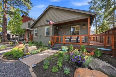 /international/us/347-e-jefferson-avenue-sisters-or-110106100500/