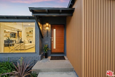 /international/us/512-w-hillsdale-st-inglewood-ca-110107631032/