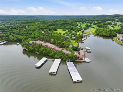 /international/us/111-rock-dove-lane-camdenton-mo-110108581901/