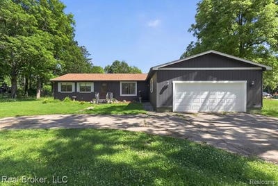 /international/us/48050-hull-road-van-buren-twp-mi-110108800184/