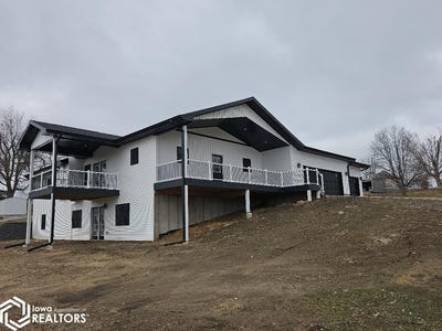 /international/us/1207-16th-street-belle-plaine-ia-110098083425/?lang=en