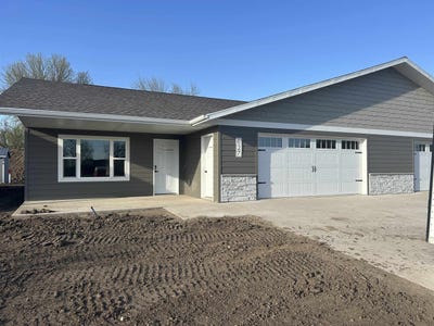 /international/us/627-7th-street-sheldon-ia-110090762707/