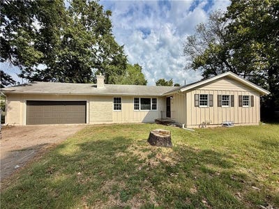 /international/us/407-e-elm-street-drexel-mo-110120128678/