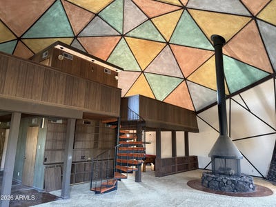 /international/us/6250-e-lowden-drive-cave-creek-az-110108383940/