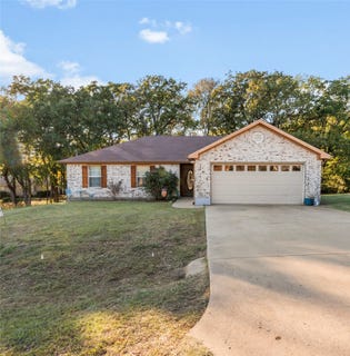 /international/us/341-bay-court-gun-barrel-city-tx-110120862318/