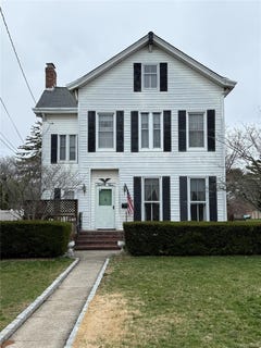 /international/us/25-shore-lane-bay-shore-ny-110104997038/