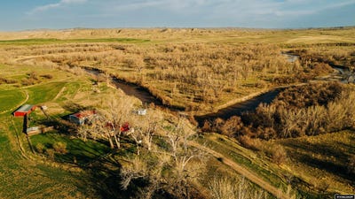 /international/us/1321-sussex-road-kaycee-wy-110104444970/