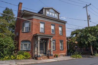 /international/us/418-n-montgomery-street-hollidaysburg-pa-110102228655/