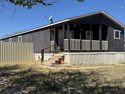 /international/us/124-n-maple-ave-kermit-tx-110107049013/