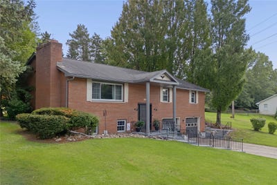 /international/us/113-e-arlington-road-erie-pa-110120537970/