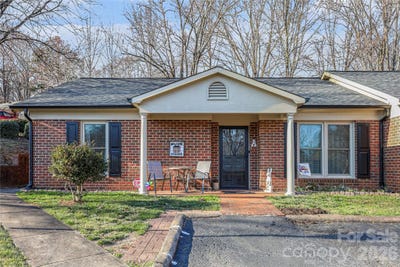 /international/us/1204-northgate-drive-shelby-nc-110105971982/