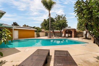 /international/us/7647-mason-avenue-winnetka-ca-110106006606/