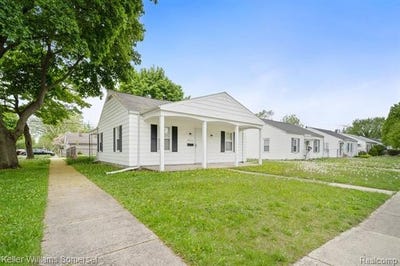 /international/us/19214-roscommon-street-harper-woods-mi-110119729243/