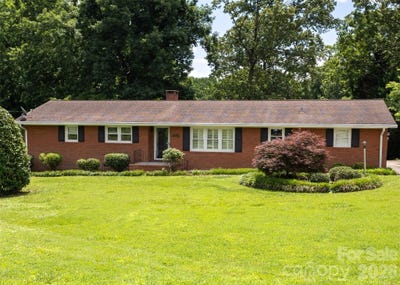 /international/us/118-amity-circle-belmont-nc-110108479337/