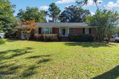 /international/us/131-ridgeway-drive-wilmington-nc-110103481780/