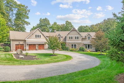 /international/us/8828-willett-ln-bent-mountain-va-110108663104/