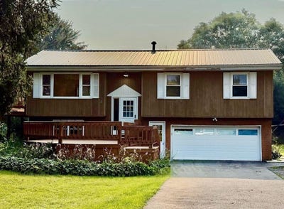 /international/us/7915-moline-road-waterloo-ia-110101329905/