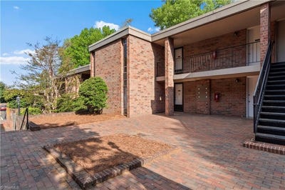 /international/us/1739-s-hawthorne-road-winston-salem-nc-110107309075/