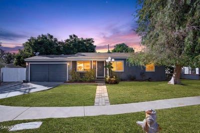 /international/us/8330-stansbury-avenue-panorama-city-ca-110110099512/