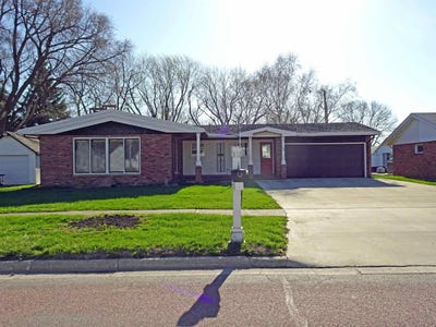 /international/us/123-normal-college-avenue-sheldon-ia-110106957828/