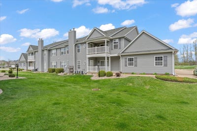 /international/us/3030-e-stillwater-landing-urbana-il-110107308438/