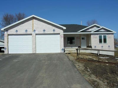 /international/us/221-oak-street-osage-ia-110106603360/