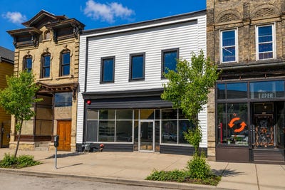 /international/us/715-s-5th-st-milwaukee-wi-110108979228/