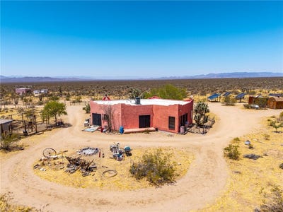/international/us/17685-s-jesse-james-road-yucca-az-110108300441/