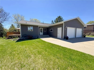 /international/us/2216-ridgewood-drive-fergus-falls-mn-110108010655/