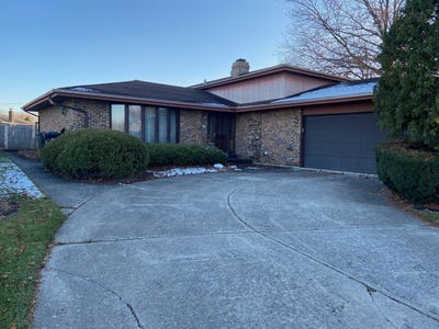 /international/us/8215-saint-andrews-drive-orland-park-il-110097466304/