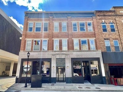 /international/us/419-9th-street-202-huntington-wv-110101235912/