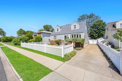 /international/us/190-sylvester-street-westbury-ny-110108205045/