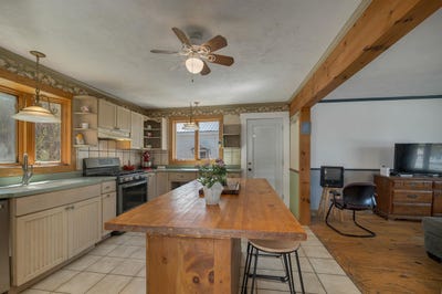 /international/us/328-prospect-street-franklin-nh-110107844075/