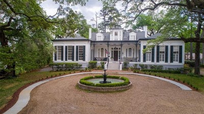 /international/us/307-oak-street-natchez-ms-110120759754/