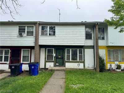 /international/us/9409-manor-avenue-cleveland-oh-110108339463/