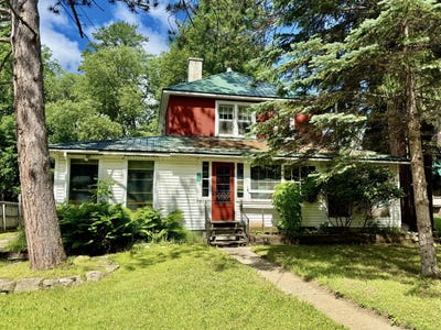 /international/us/24-leona-lane-saranac-lake-ny-110109132262/