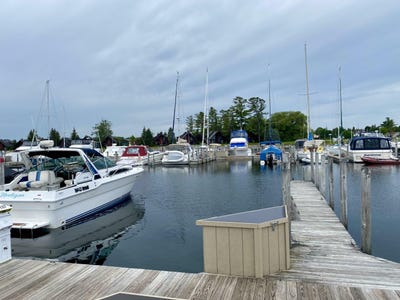 /international/us/137-boat-club-drive-cheboygan-mi-110093114106/
