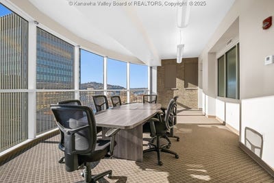 /international/us/109-capitol-street-charleston-wv-110104122764/
