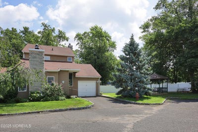 /international/us/5-oyster-creek-drive-keyport-nj-110101054222/
