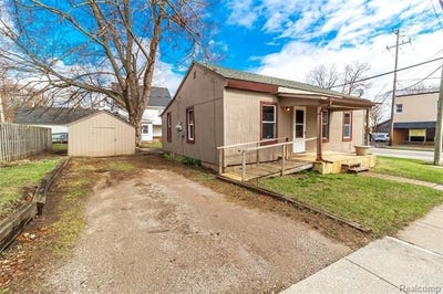 /international/us/6-law-street-lapeer-mi-110107085390/