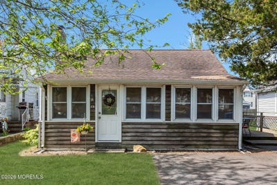 /international/us/20-pinehurst-road-brick-nj-110107694894/