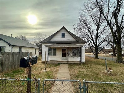 /international/us/323-w-3rd-street-watonga-ok-110104582147/