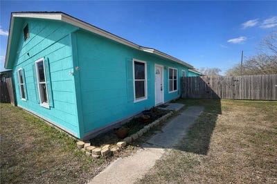 /international/us/2695-avenue-i-ingleside-tx-110108478702/
