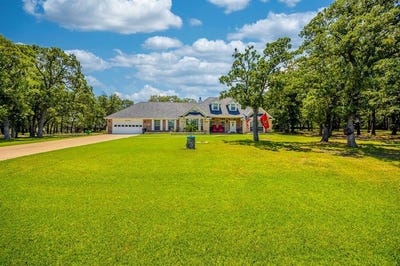 /international/us/111-lone-star-drive-gainesville-tx-110100976047/